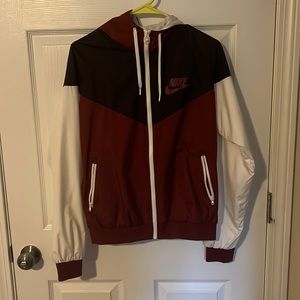 Nike Windbreaker LIKE NEW!